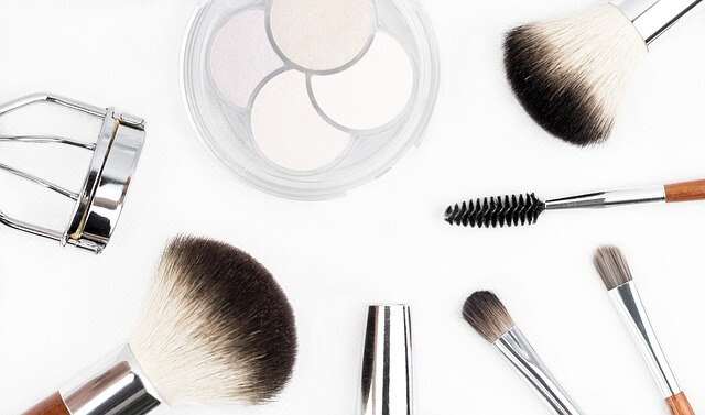makeup brush