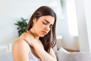 shoulder and neck pain on right